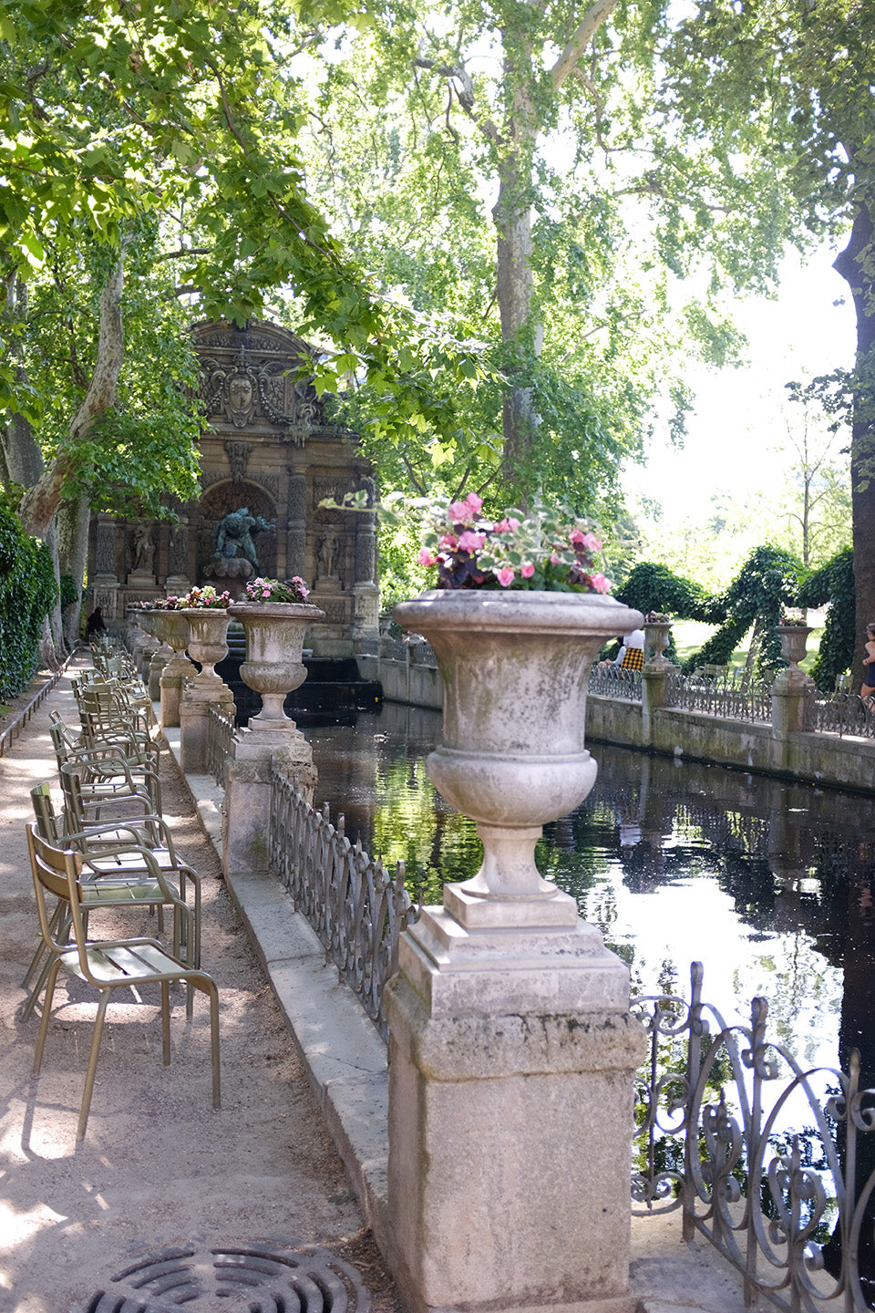 Medici Fountain Summer in Luxembourg Gardens - Every Day Paris