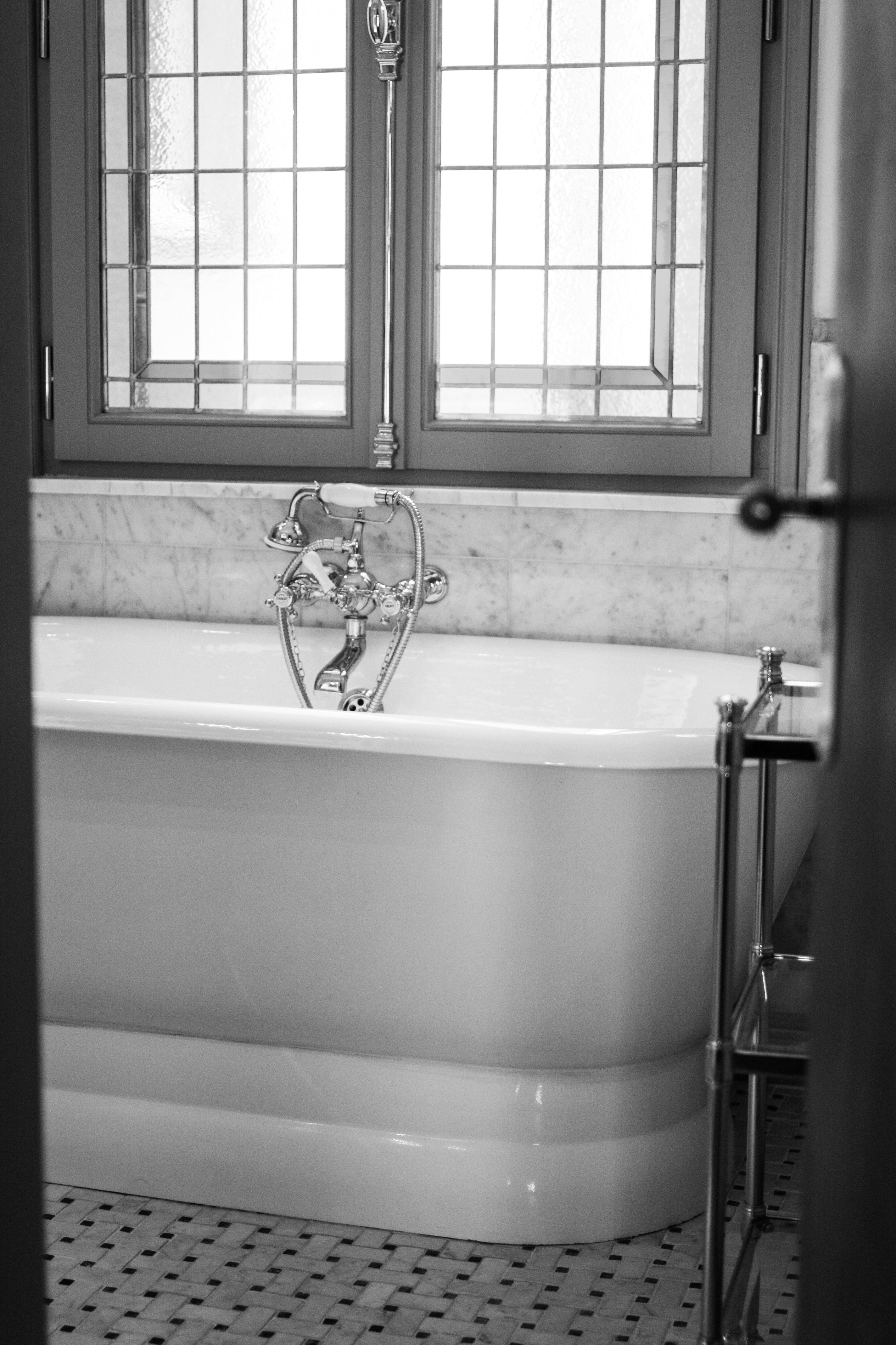 French Bathtub - Every Day Paris