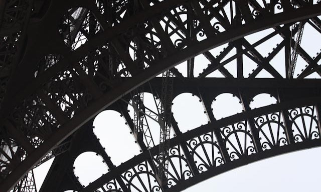 Black and White Eiffel Tower - Every Day Paris