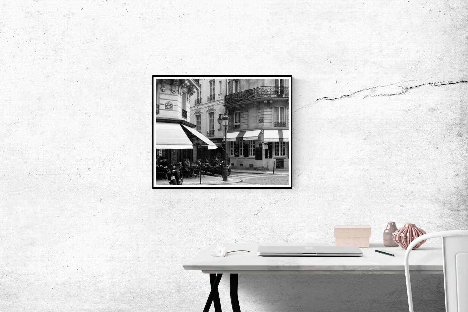 Black and White St Regis Café - Every Day Paris