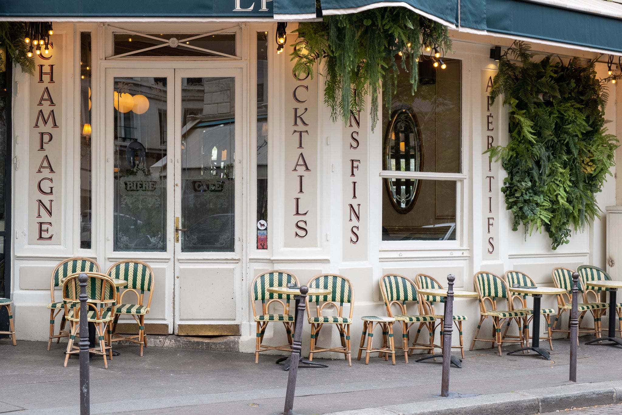 Louis Philippe Café - Everyday Parisian
