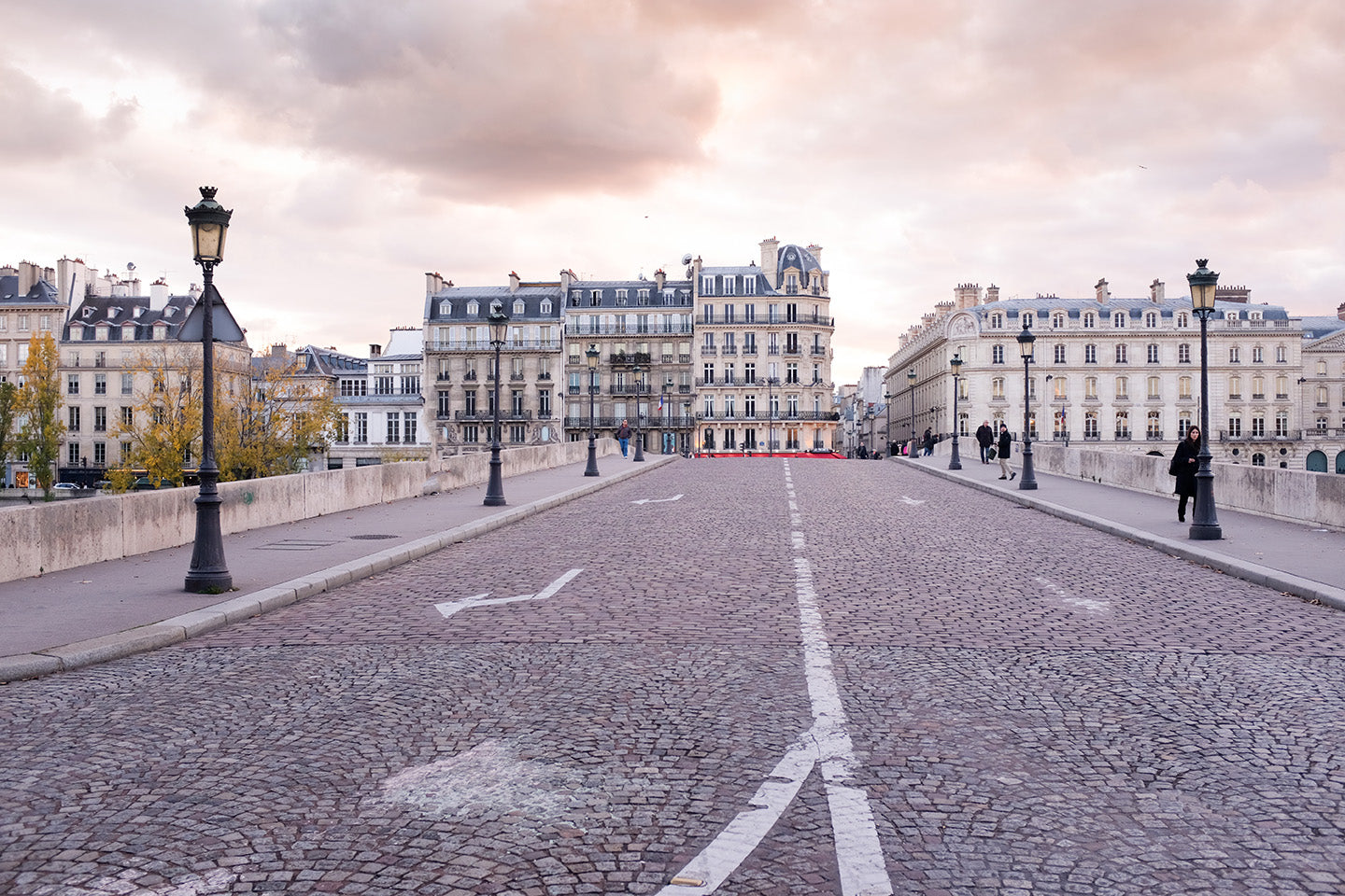 Sunset Evening Stroll on the Seine - Every Day Paris 