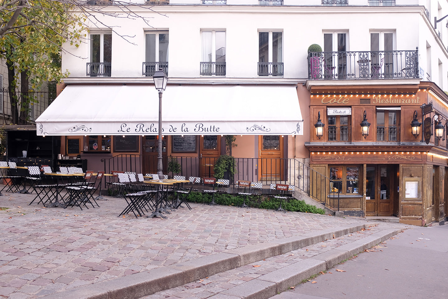 Café in Montmartre - Every Day Paris 