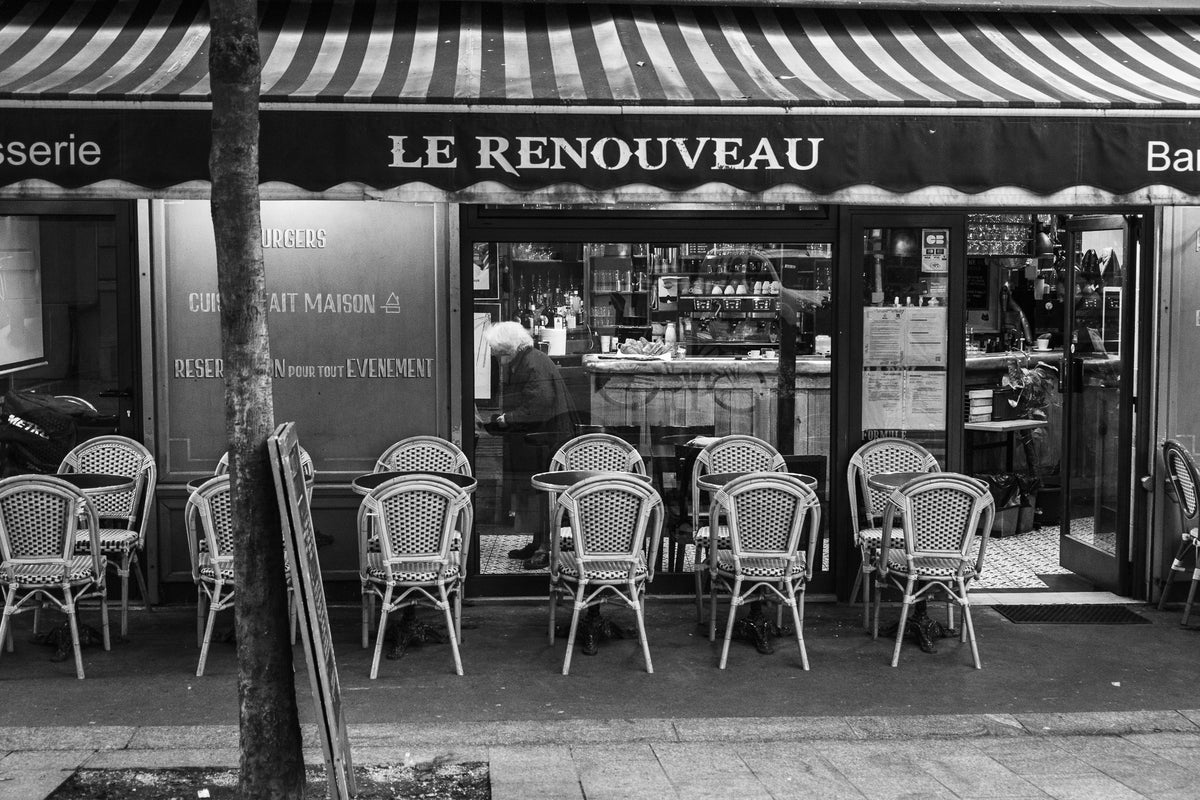 Le Renouveau Paris Black and White