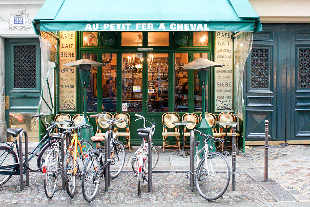 Au Petit Fer à Cheval Parisian Cafe