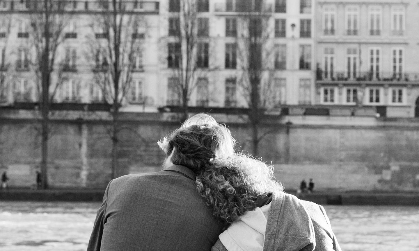 Paris Lovers on the Seine - Every Day Paris 