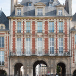 Spring in Place des Vosges - Every Day Paris 