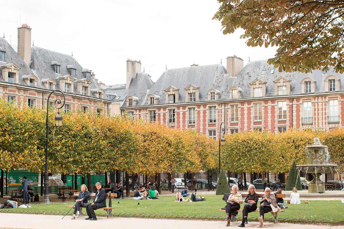 Fall in Place des Vosges - Every Day Paris 