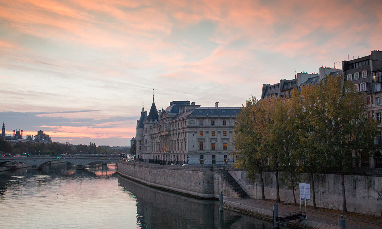 Sunrise Stroll on The Seine in Paris - Every Day Paris 