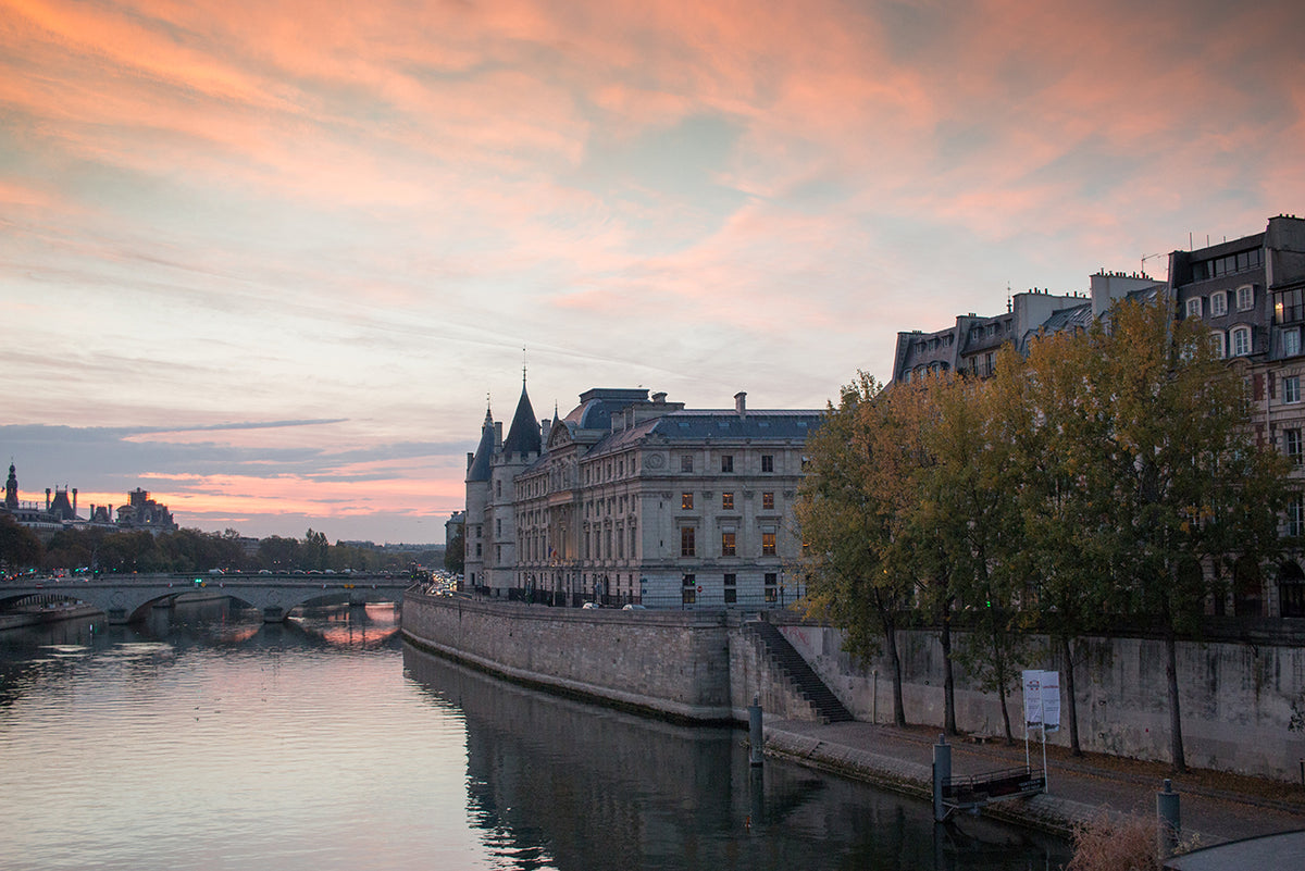Sunrise Stroll on The Seine in Paris - Every Day Paris 