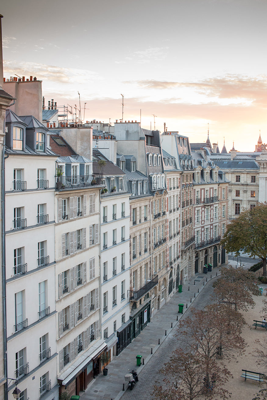 Sunrise on Place Dauphine - Every Day Paris 