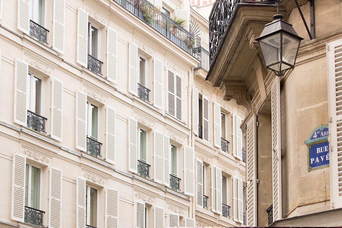 Parisian Balcony in the Marais - Every Day Paris 