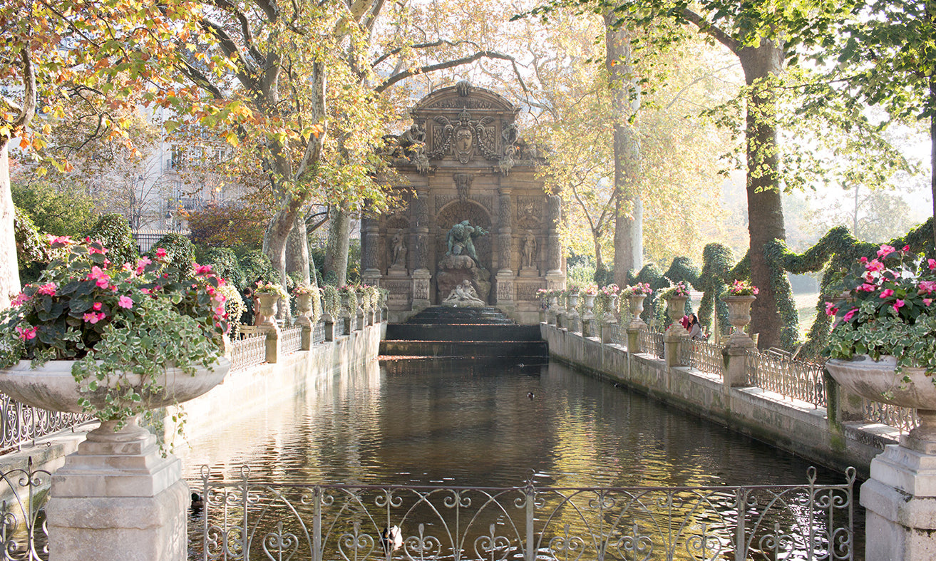 Medici Fountain in Luxembourg Gardens in Fall - Every Day Paris 