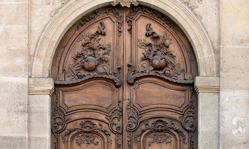Brown Apartment door on The Left Bank - Every Day Paris 