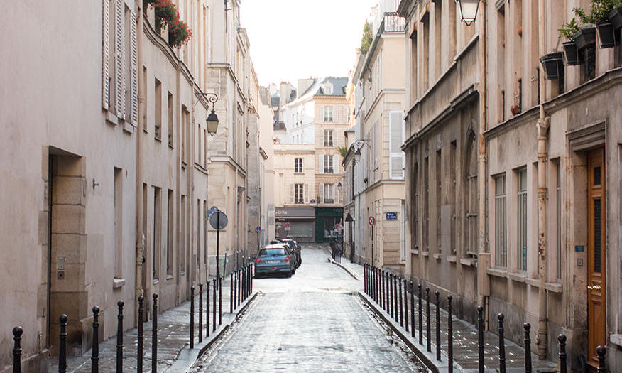 Rain Soaked Cobblestone Streets in Paris - Every Day Paris 