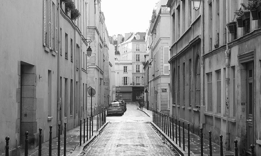 Rain Soaked Cobblestone Streets in Paris - Every Day Paris 