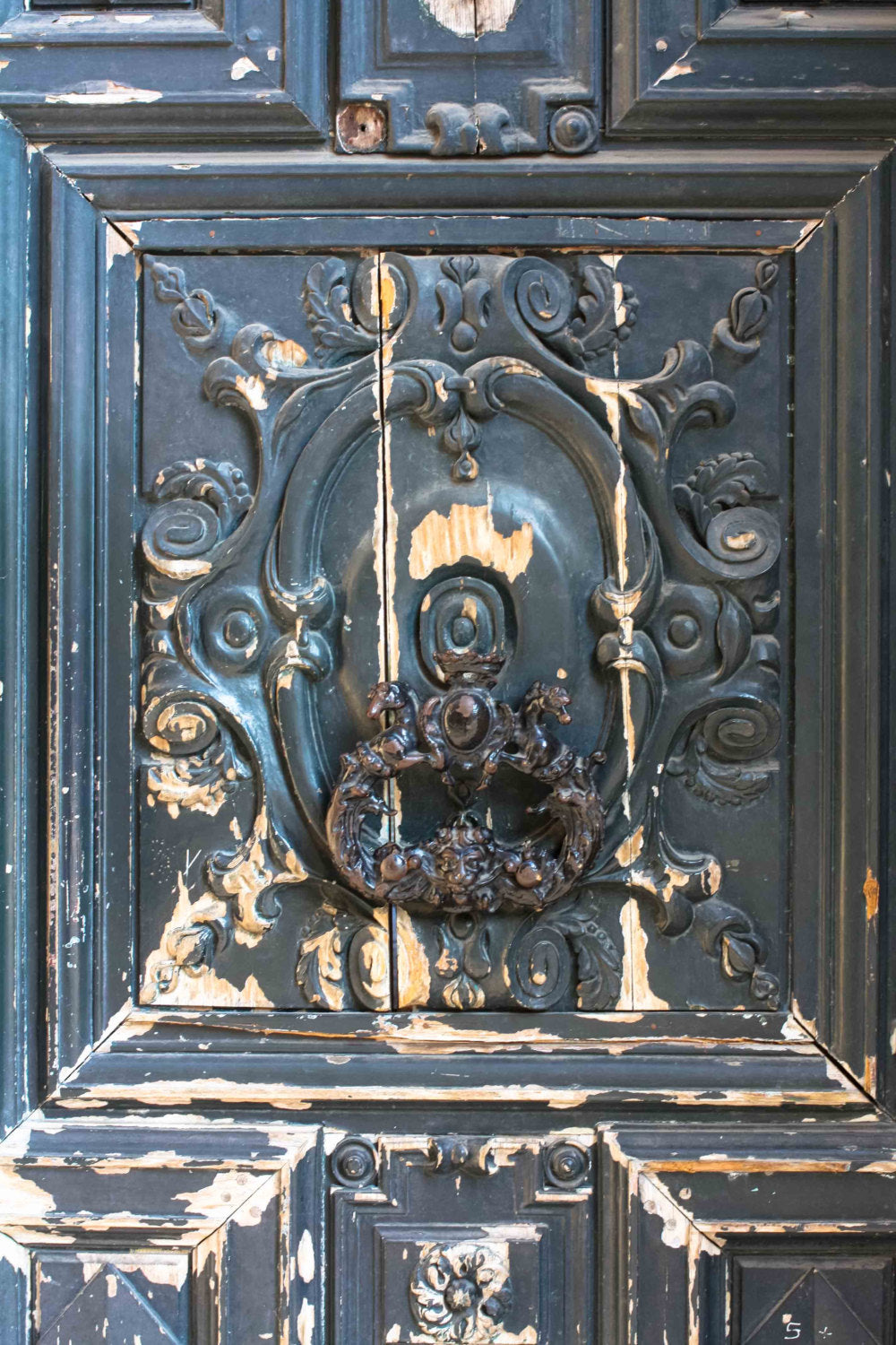 Rustic Navy Blue Door in Le Marais - Every Day Paris 