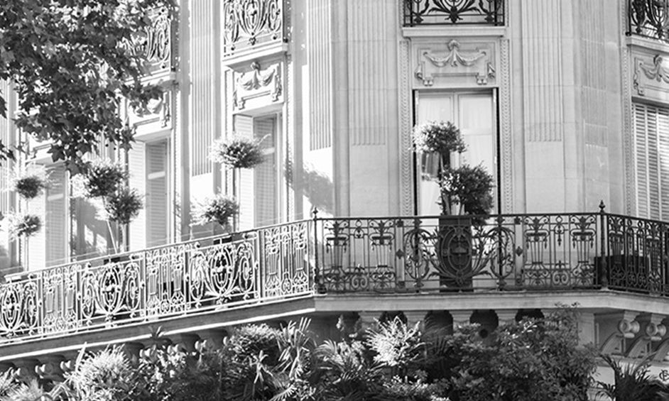 Black and White Café de Flore - Every Day Paris 