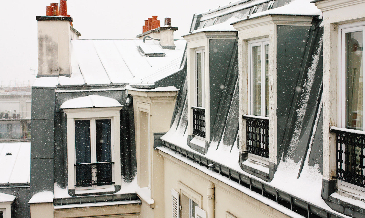Snow covered rooftops in Montmartre - Every Day Paris 