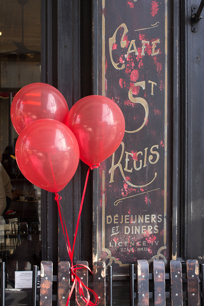 Red Balloons at Café St Regis - Every Day Paris 